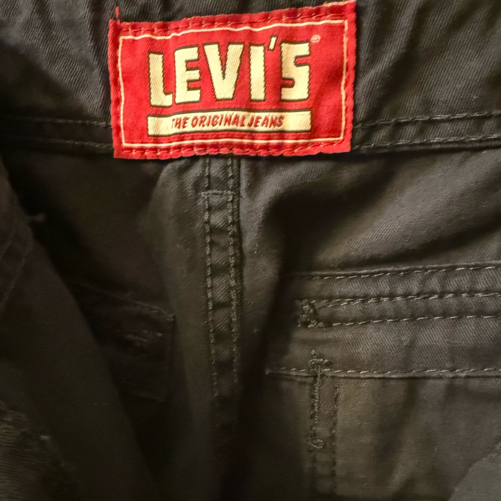 Vintage Levi's Mens’s Black Cargo Shorts EUC - Original owner
